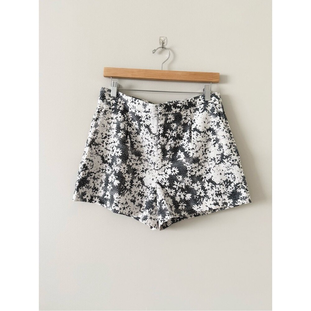 Sam Edelman Black & White Floral Textured Print Women's Shorts Size 10